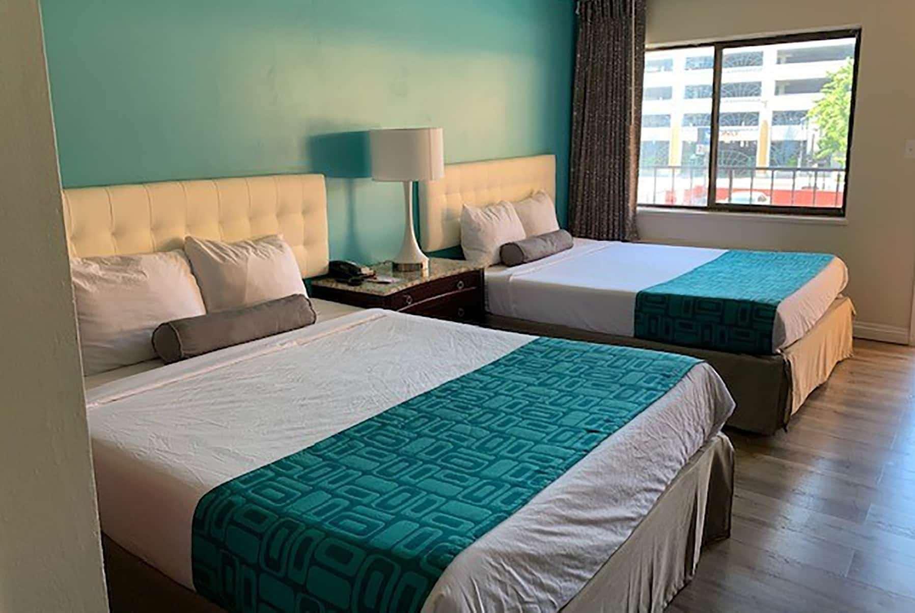 โฮเวิร์ด จอห์นสัน บาย วินด์แฮม รีโน Hotel ภายนอก รูปภาพ
